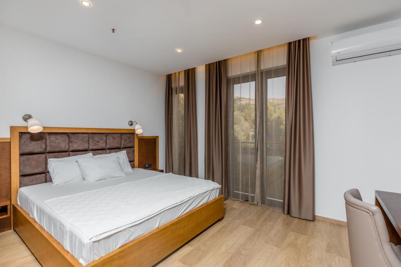 Hotel Plaza Lucice Petrovac Eksteriør billede